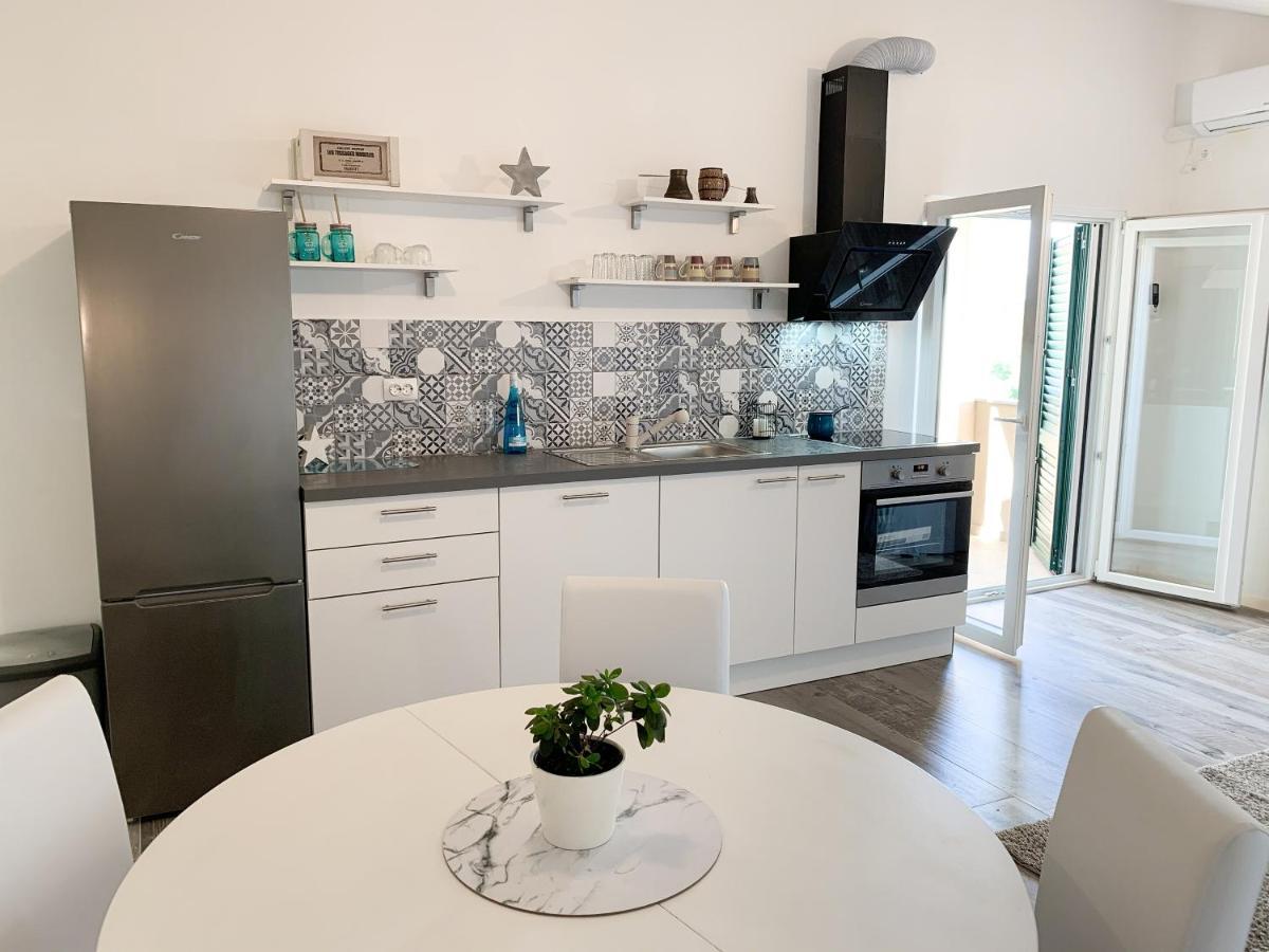 Apartmani Carnizza Razanac Exterior photo